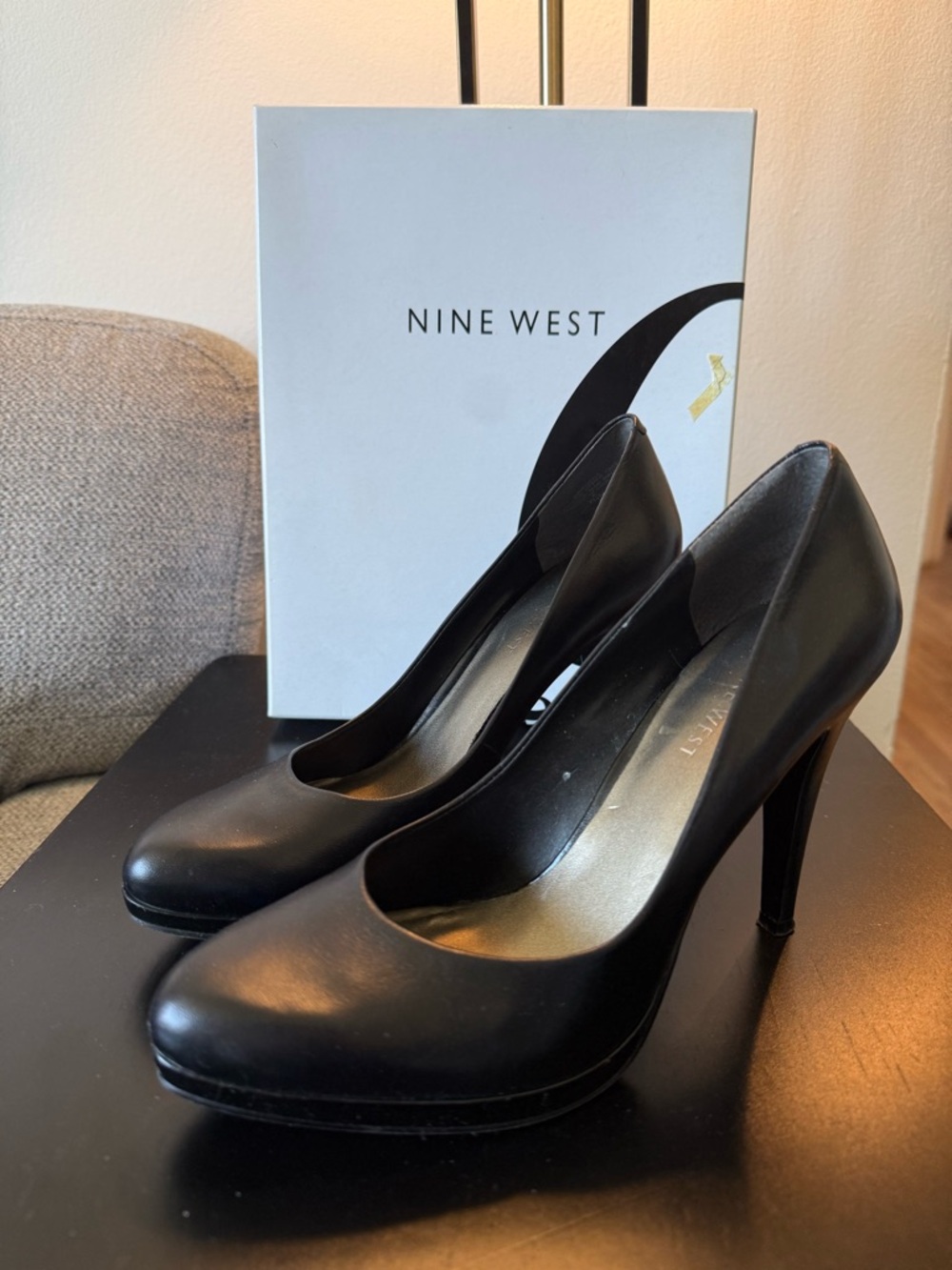 Nine West Black Leather Round-Toe High Heel Pumps